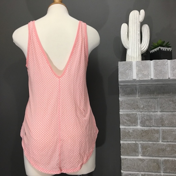 Lululemon Pink Diamond Patterned Workout Tank - Picture 2 of 4